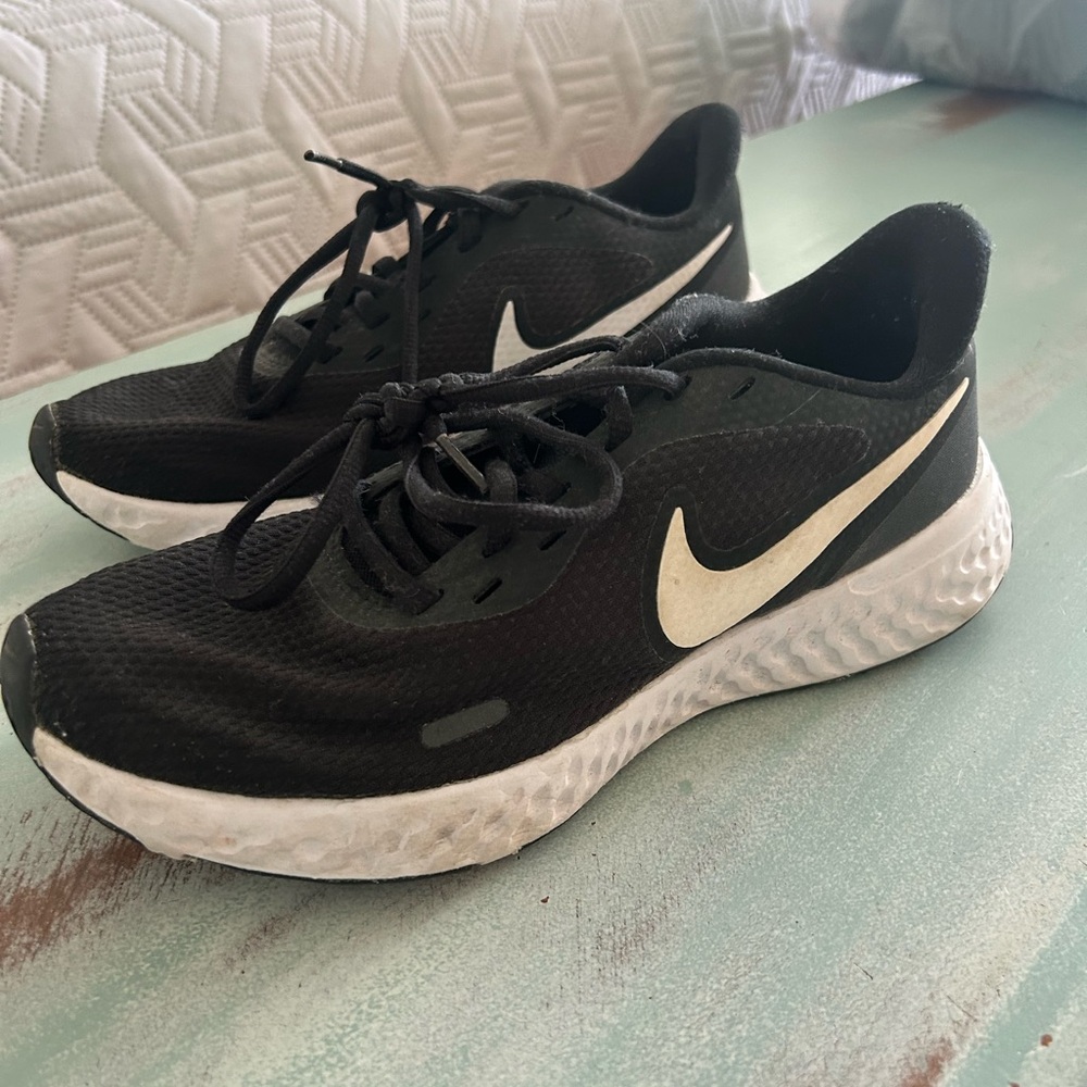 Nike Black and White Athletic Shoes